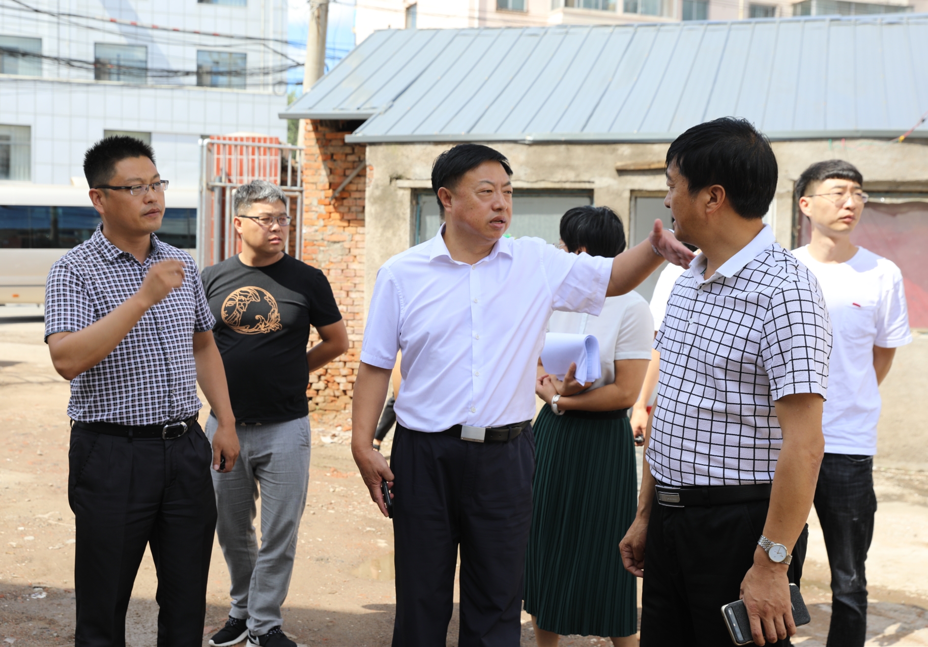 河北创城常态创建区长杨玉甫实地踏查文明城市测评点位